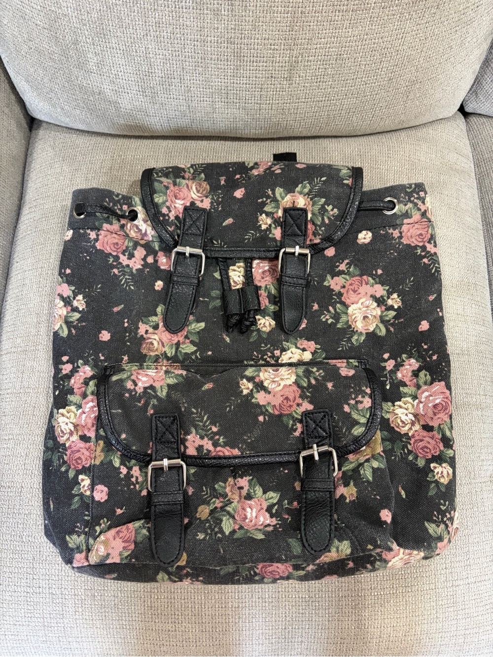 Shi by Journeys Floral Canvas Drawstring Backpack - Black with Pink Rose Print